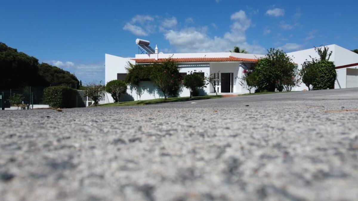 Villa Hibiscus, Great Location In Vilamoura, Lush Green Lawns And Garden Quarteira Dış mekan fotoğraf